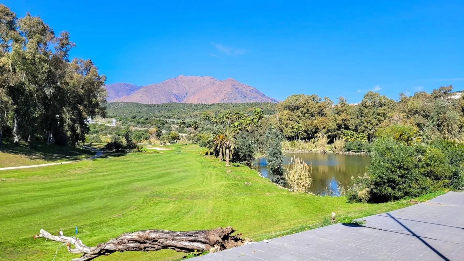 Two Bedroom Apartment In Mirador Del Golf Estepona Spain