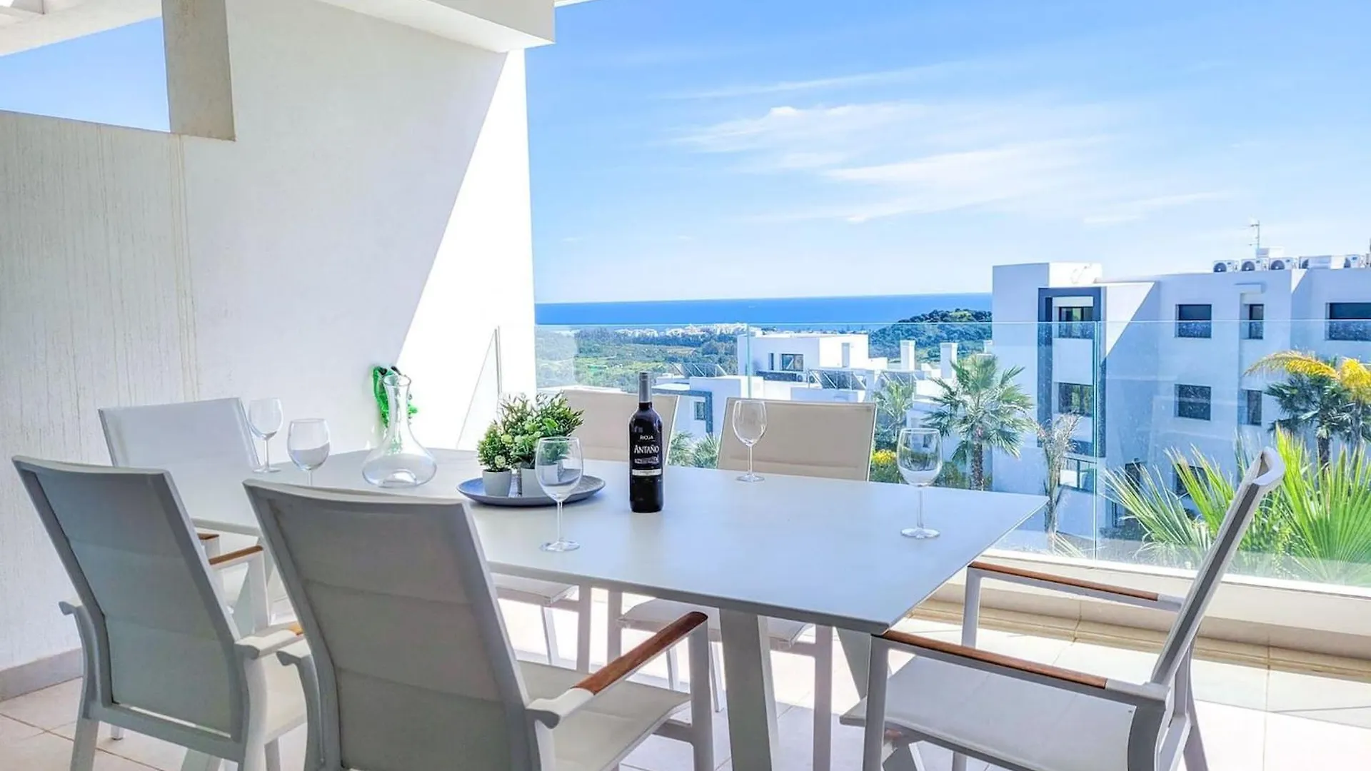 Two Bedroom Apartment In Mirador Del Golf Estepona