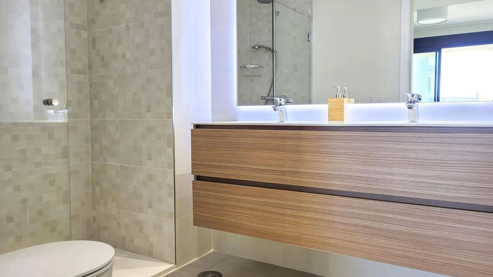 Two Bedroom Apartment In Mirador Del Golf Estepona Spain